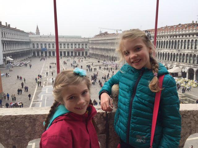 Sophia und Isabella.jpg (52767 Byte)
